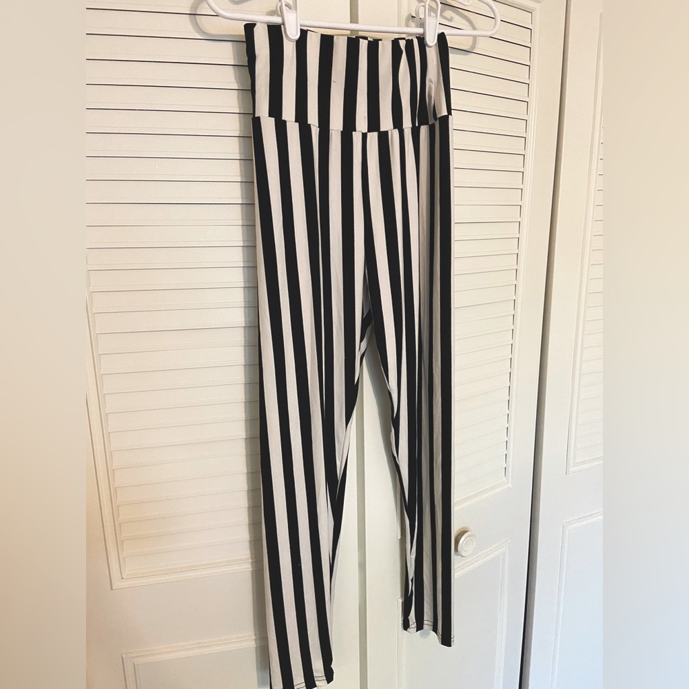 Black & White Striped Leggings